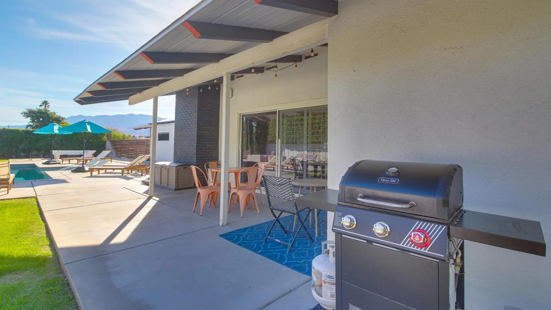 Pet-Friendly Palm Springs Oasis With Private Pool! Villa